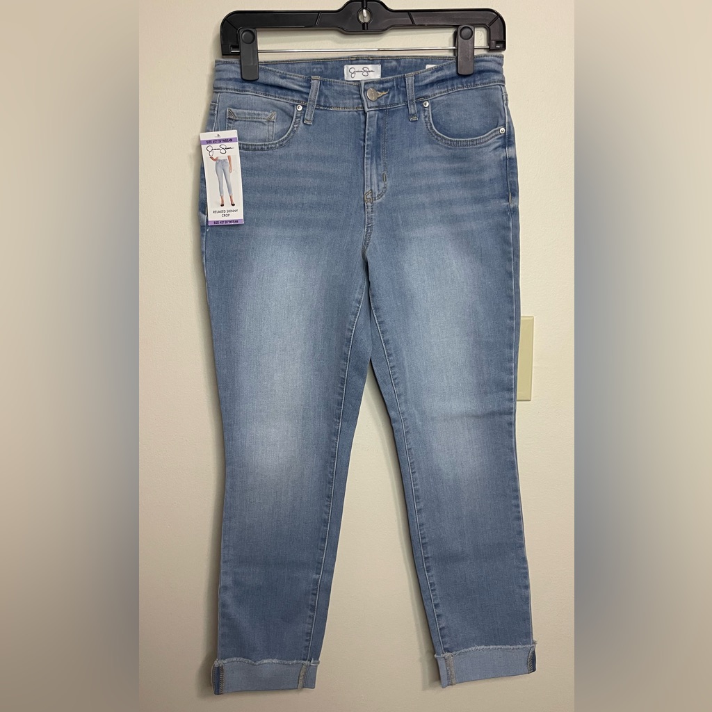 Jessica Simpson Relaxed Skinny Crop Size 4/27 Nwt